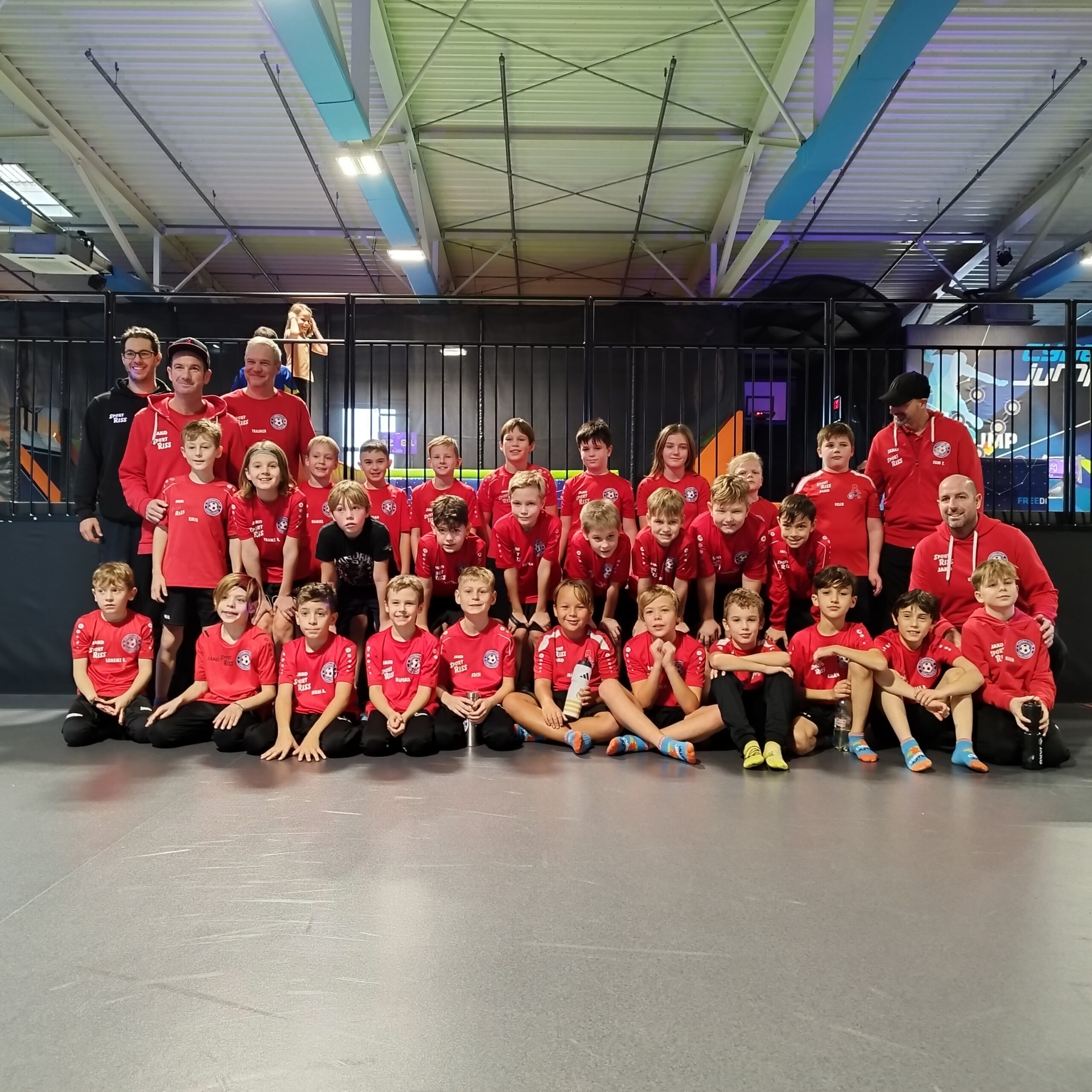 Read more about the article U10 Teambuilding im Cyberjump
